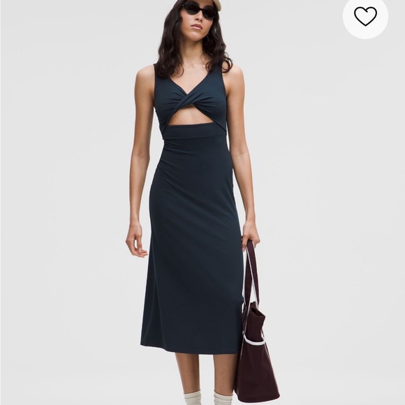 Lululemon Nulu Front Twist Dress - Picture 1 of 2